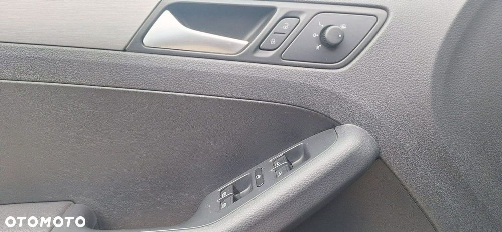 Volkswagen Jetta - 19