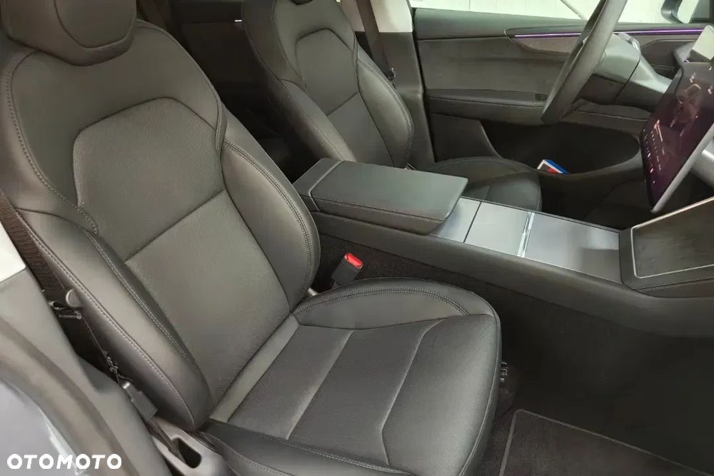 Tesla Y 79kWh Long Range AWD - 13