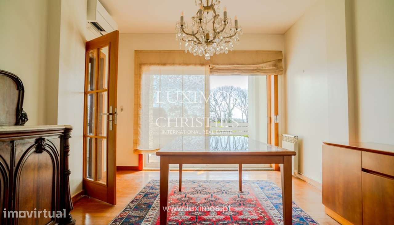 Moradia V4 com jardim na Foz do Douro para arrendar, Porto - Grande imagem: 4/25