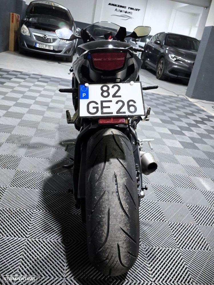 Honda CBR !000 RR Fireblade - 5