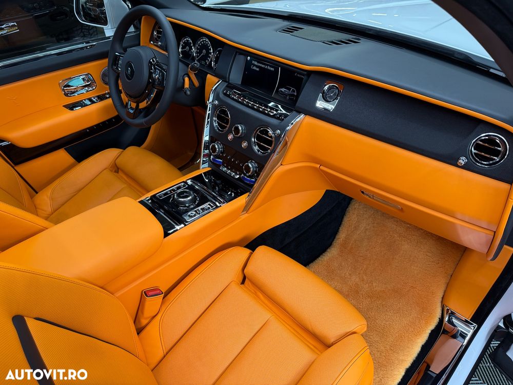 Rolls-Royce Cullinan - 25