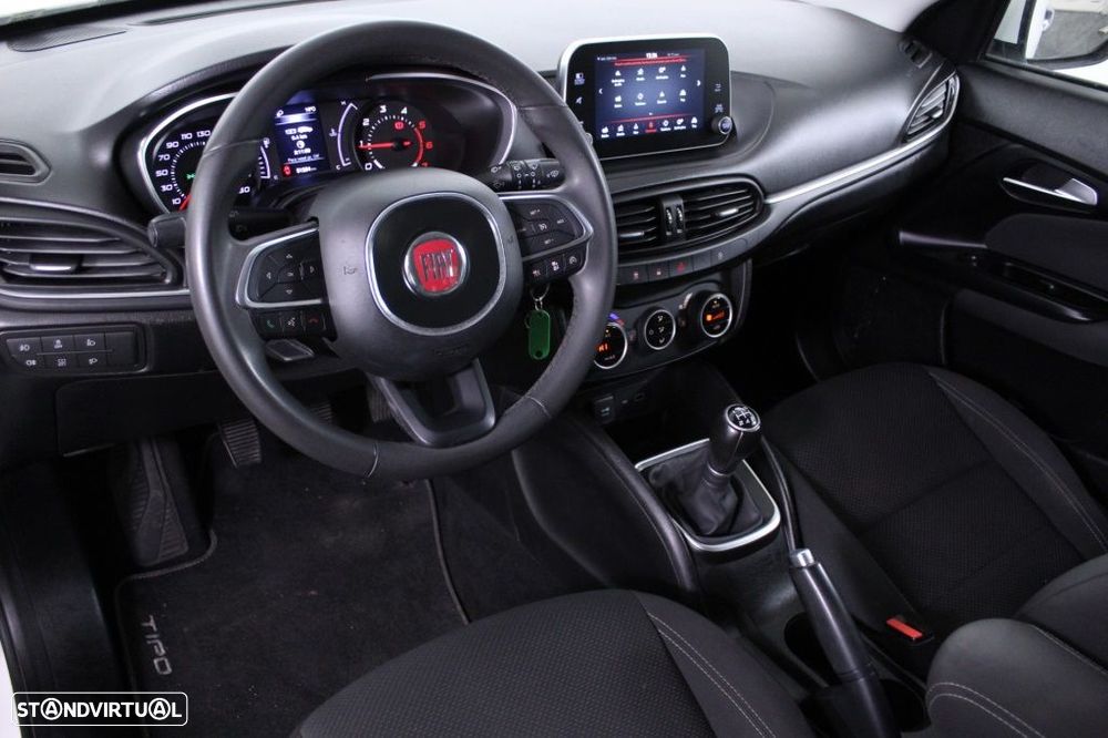 Fiat Tipo Station Wagon 1.3 M-Jet Lounge Tech - 31