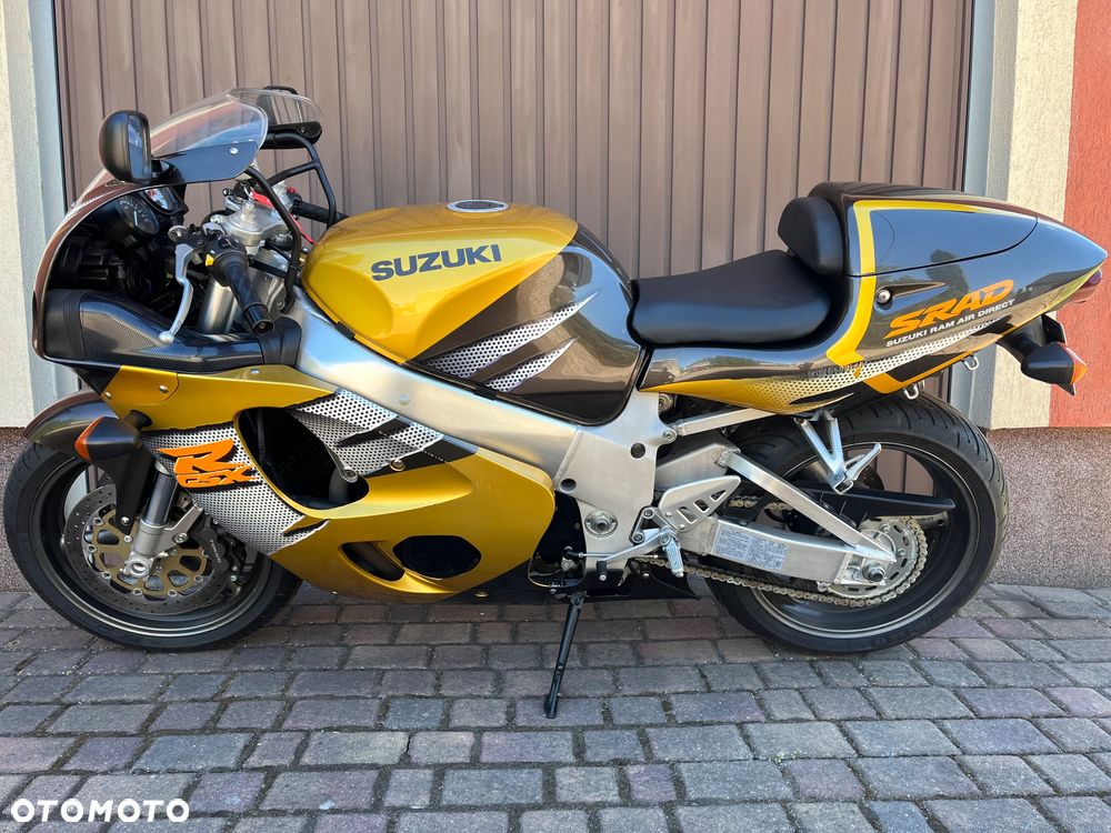 Suzuki GSX-R - 1