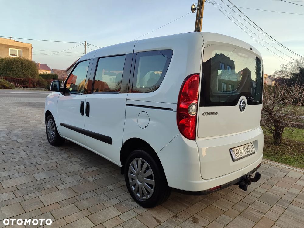Opel Combo 1.6 CDTI Cosmo Eu6 - 3