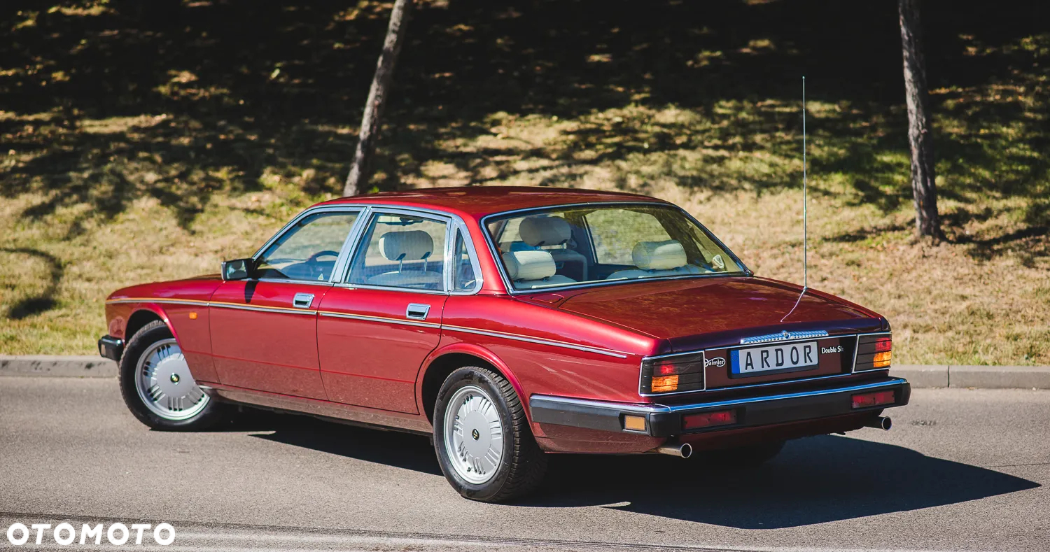 Jaguar XJ XJ12 6.0i - 11