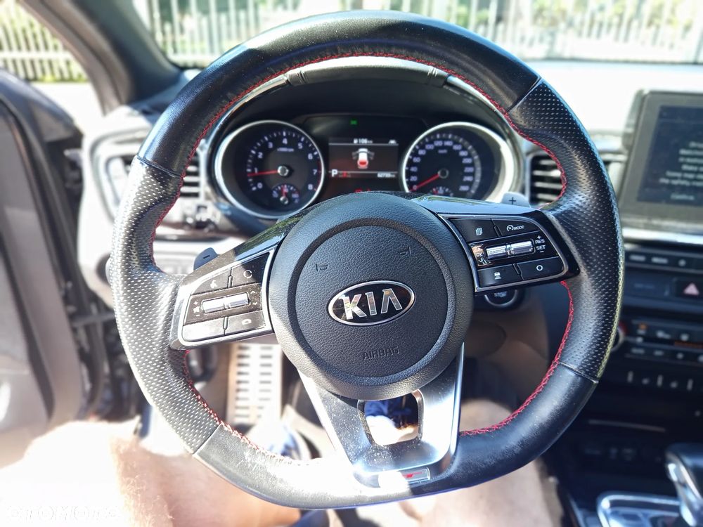 Kia ProCeed - 16
