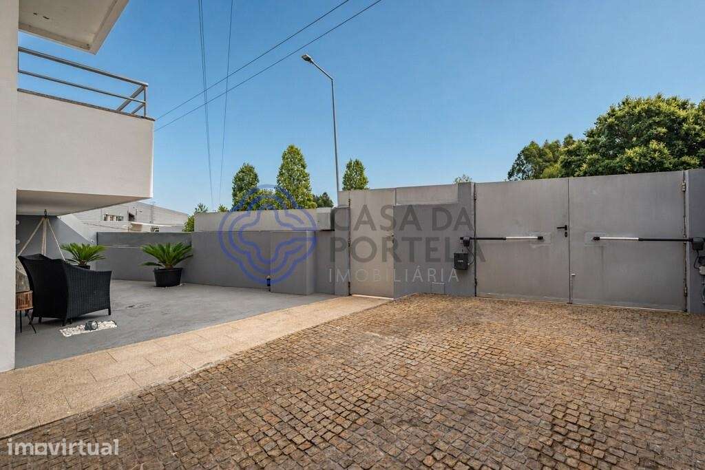 Moradia com 3 quartos de 3 Frentes com amplos espaços exteriores em ex - Grande imagem: 4/45