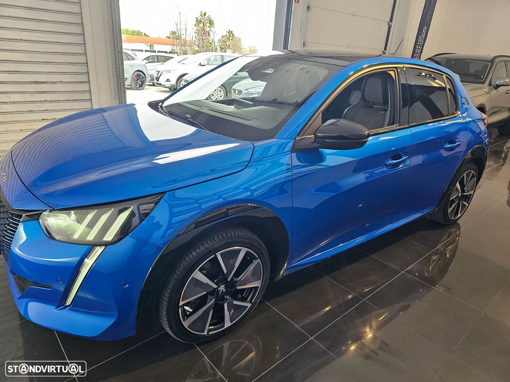 Peugeot e-208 GT - 29