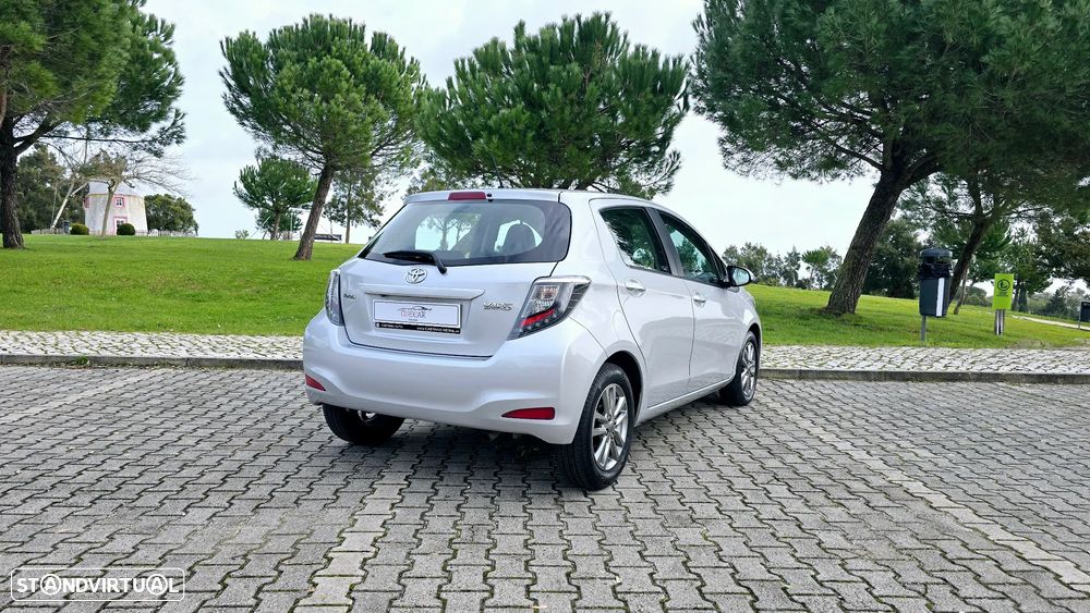 Toyota Yaris 1.33 VVT-i Comfort+P.Style - 4