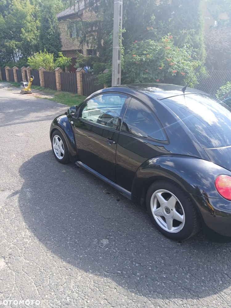 Volkswagen New Beetle - 4