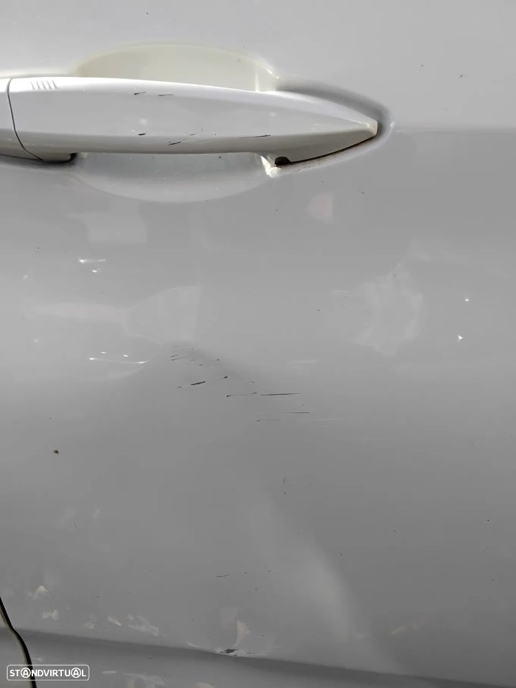 BMW 218 Active Tourer d Line Luxury Auto - 24