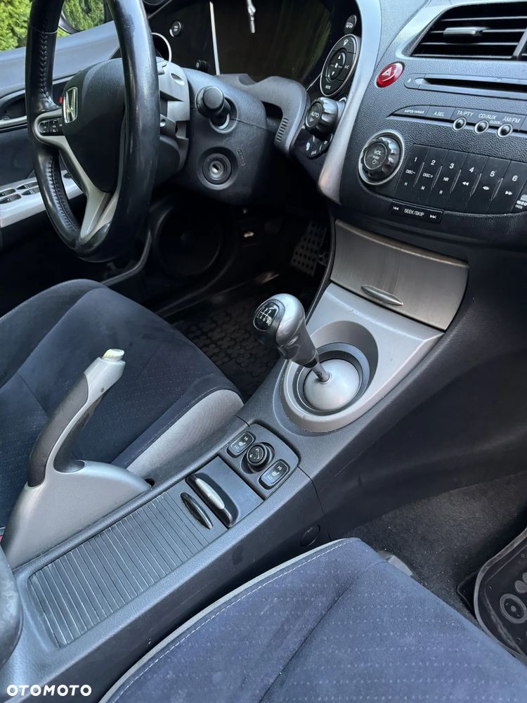 Honda Civic 1.8 Executive - 13
