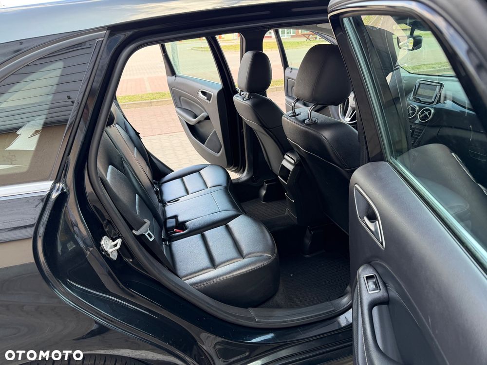 Mercedes-Benz Klasa B 180 d BlueEFFICIENCY Edition - 25