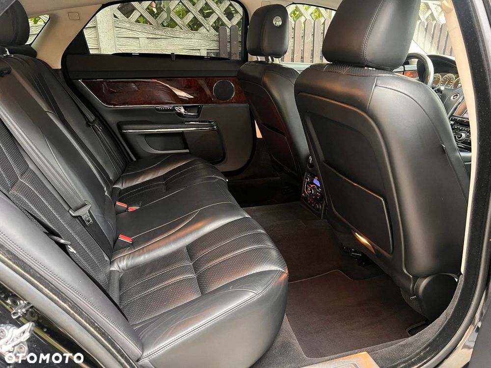 Jaguar XJ 3.0 D V6 LWB Premium Luxury - 7