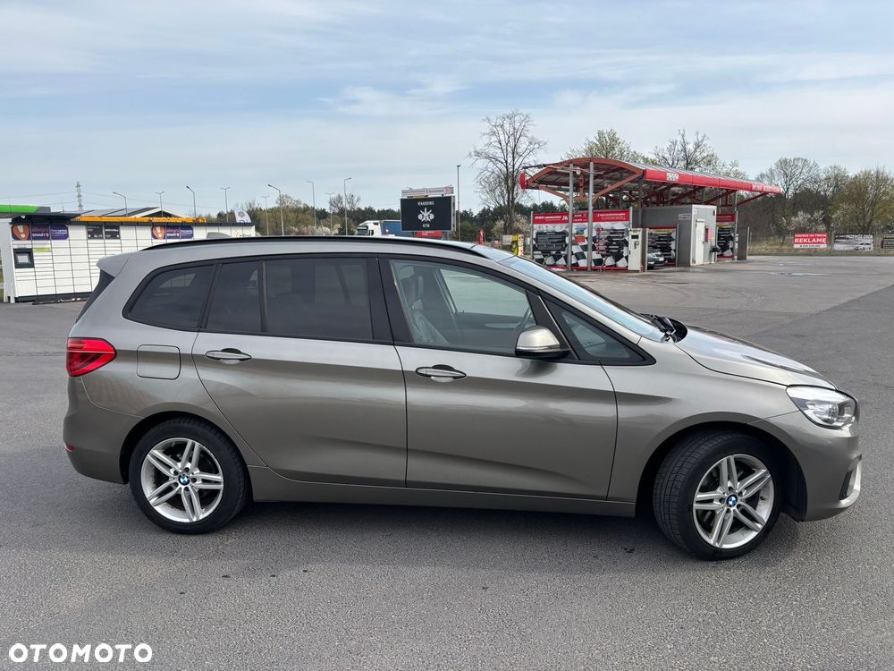 BMW Seria 2 220d xDrive - 5