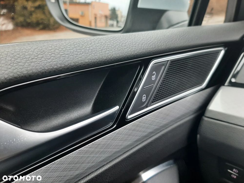 Volkswagen Passat Variant 2.0 TDI SCR DSG Business - 14
