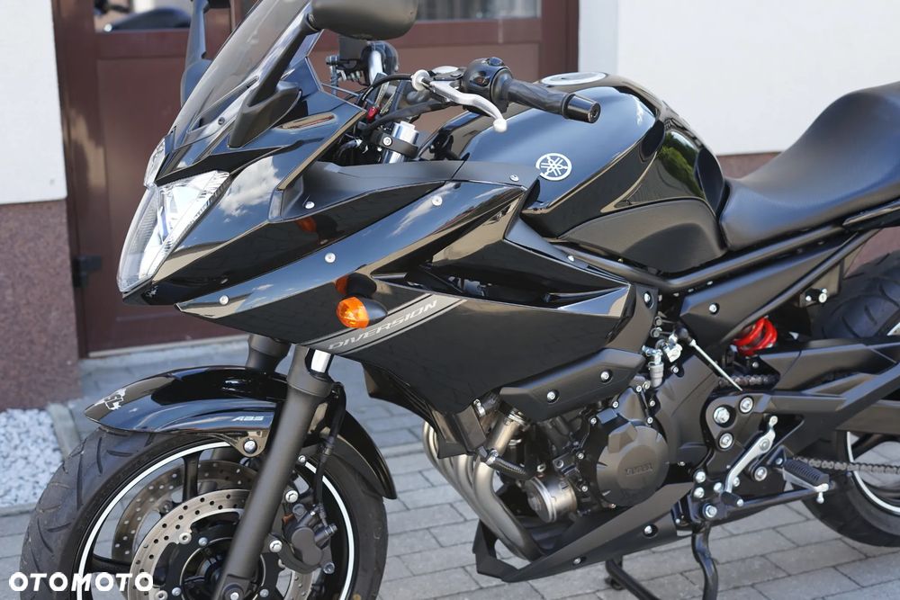 Yamaha XJ - 30