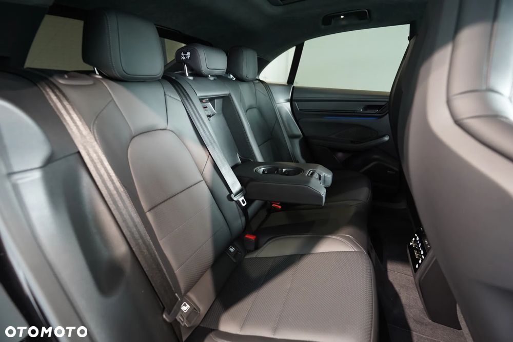 Porsche Macan Turbo 100kWh - 12