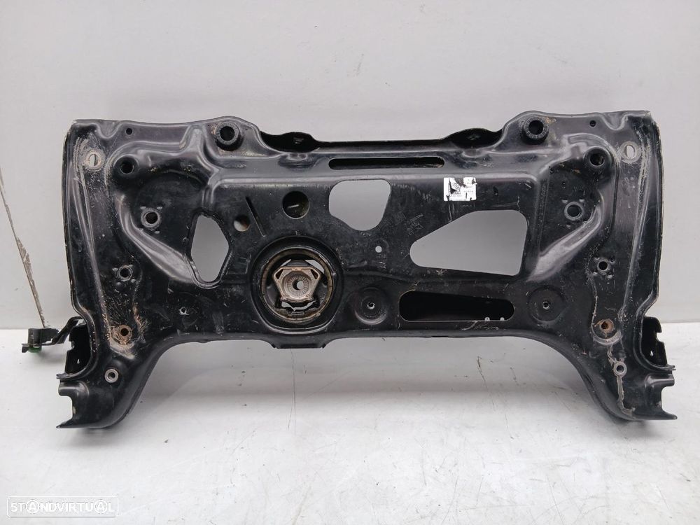 Charriot frente AUDI Q3 (F3B) - 2