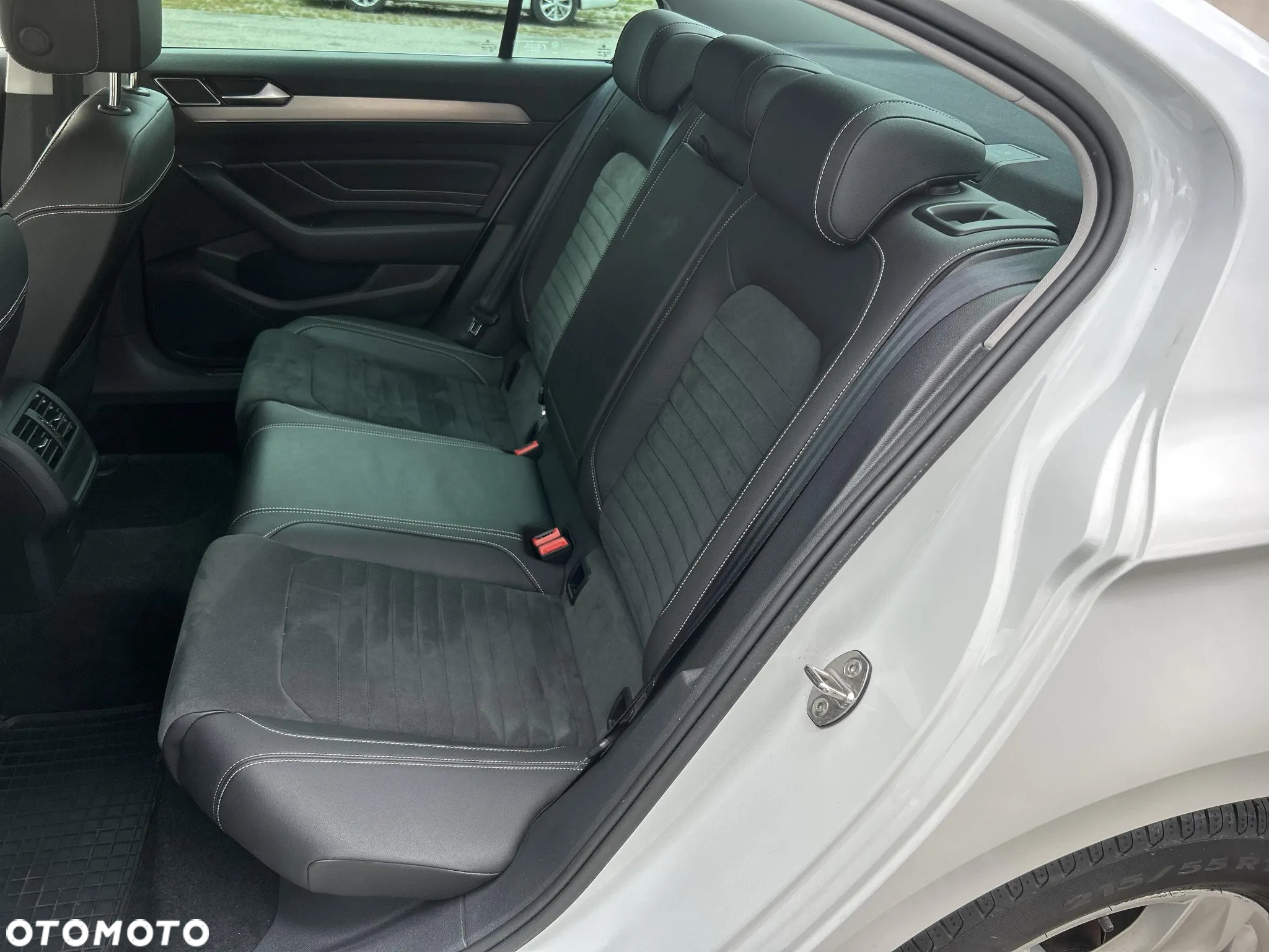 Volkswagen Passat 2.0 TDI 4Mot Elegance DSG - 25