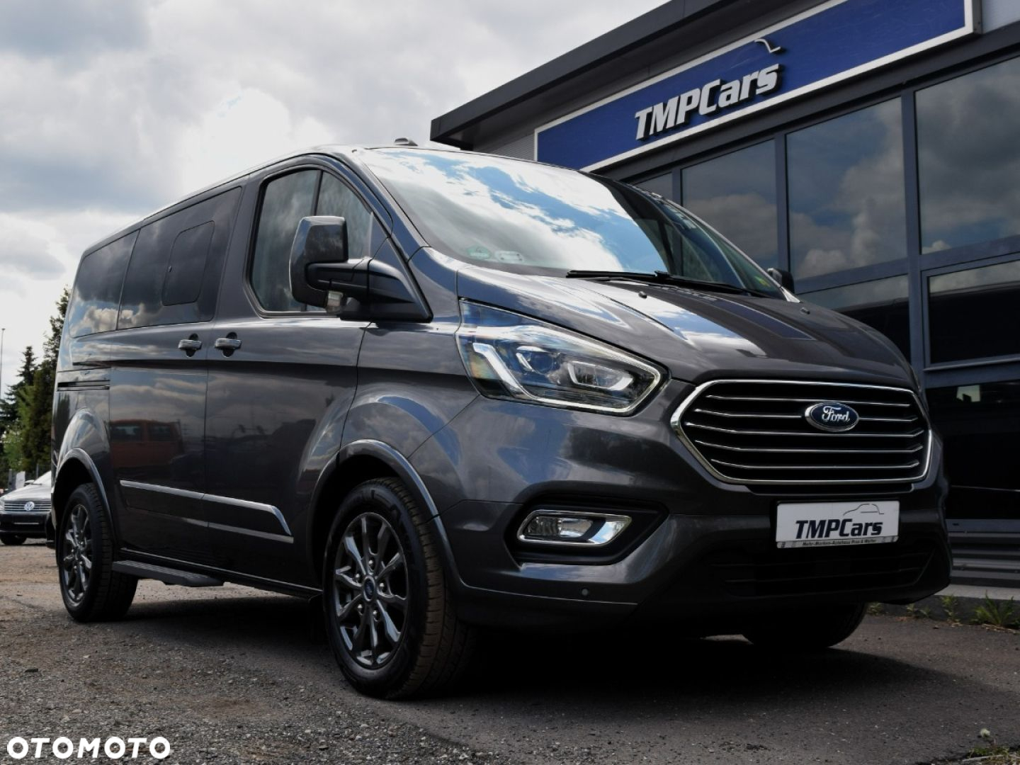 Ford Tourneo Custom - 12