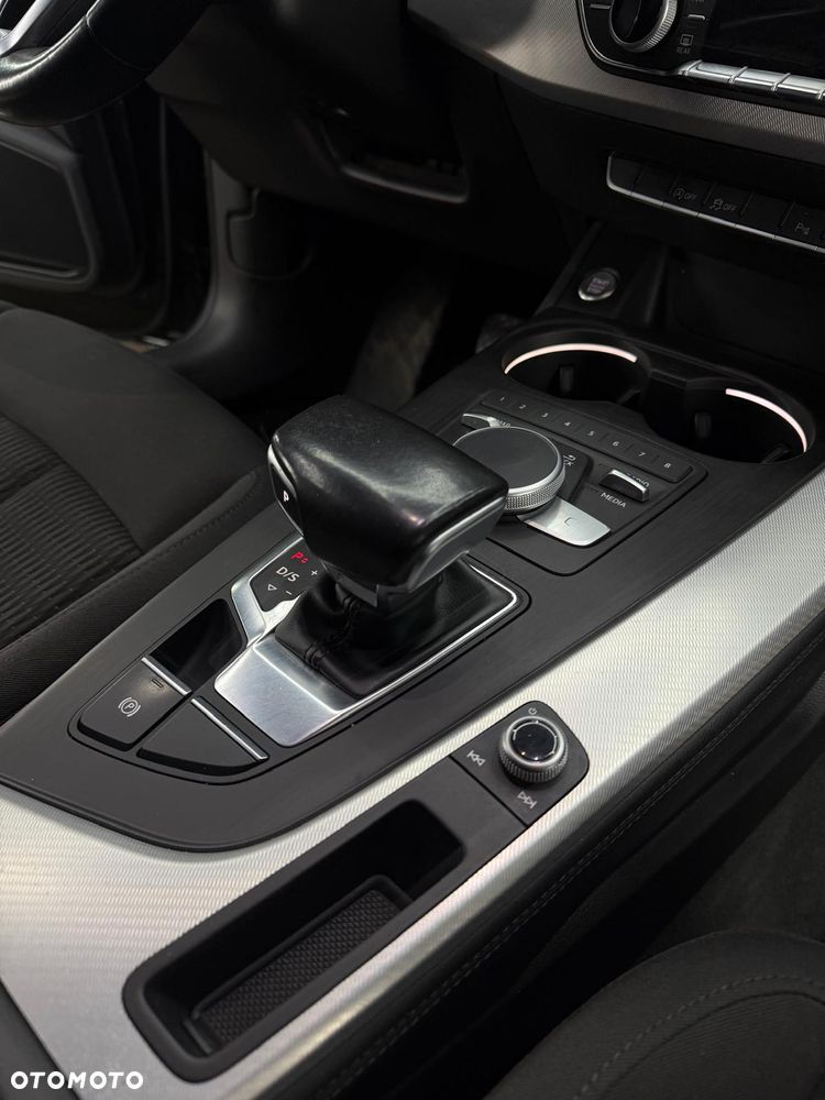 Audi A4 Avant 2.0 TDI S tronic - 23