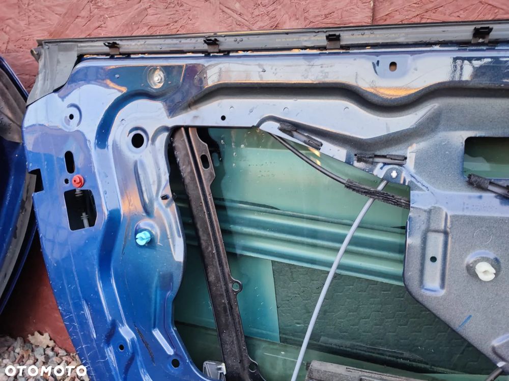 BMW E92 / E92 LCI / E93 / E93 LCI. KOMPLET ORYGINALNYCH DRZWI PRAWE / LEWE +  PODNOŚNIK SZYBY + SZYBA. O NR: 7 200 570 /  7 200 569 OEM, W KOL. LE MANS BLAU METALIC 381. BEZ RDZY - 39