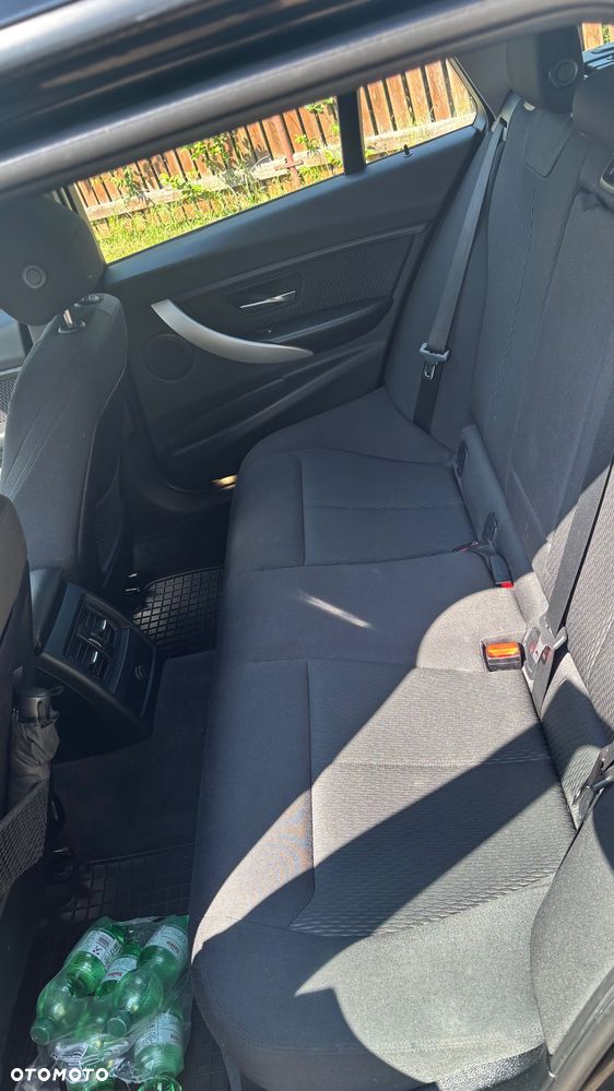 BMW Seria 3 318d EU6 - 15