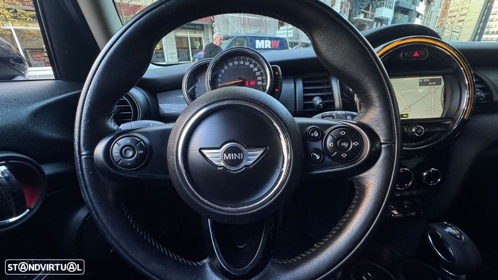 MINI 5 Portas Cooper D Aut. - 13