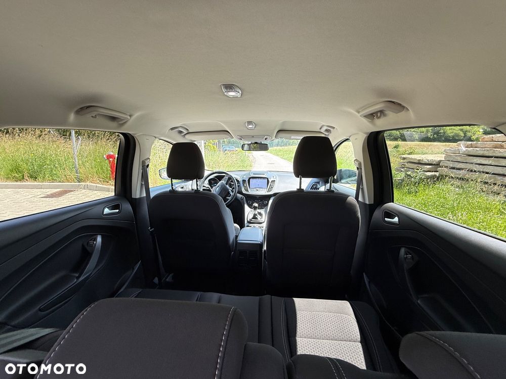 Ford Kuga - 10