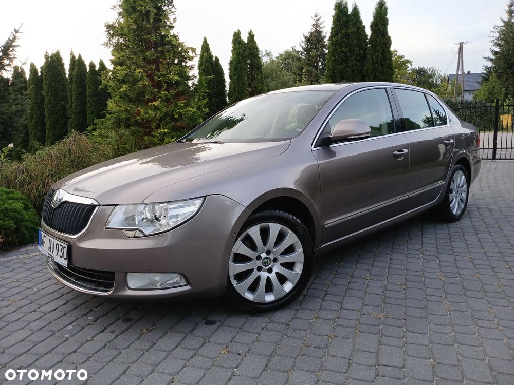 Skoda Superb 2.0 TDI DSG Exclusive - 1