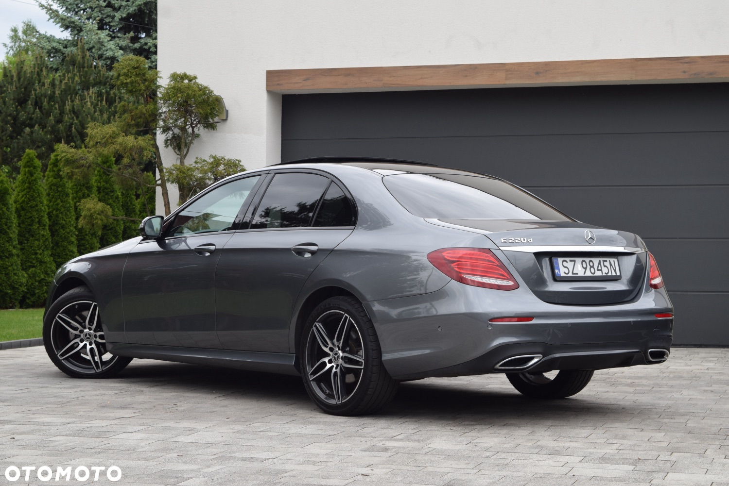 Mercedes-Benz Klasa E 220 d 9G-TRONIC - 11