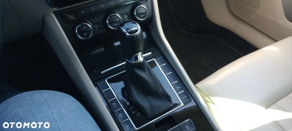 Skoda Superb 2.0 TSI L&K DSG - 22