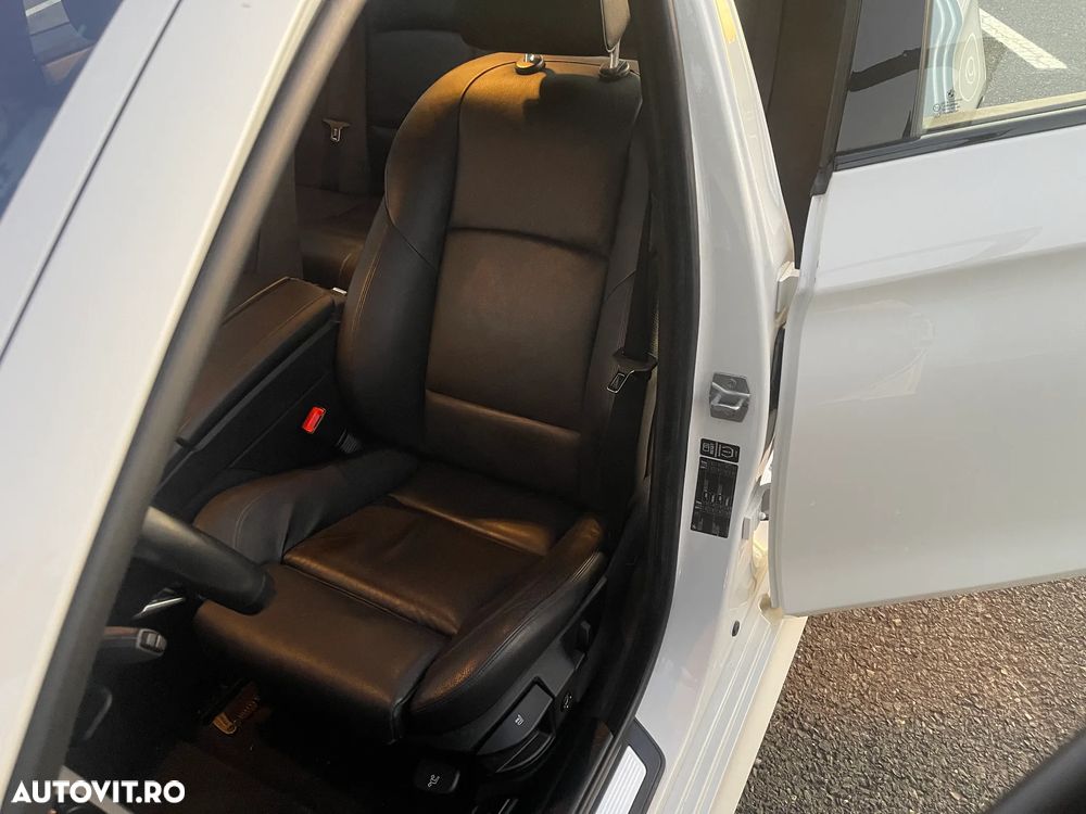 BMW Seria 5 520d Sport-Aut. - 27