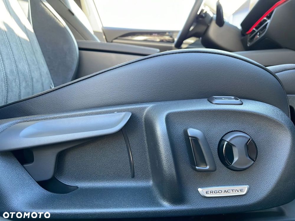 Volkswagen Passat - 25