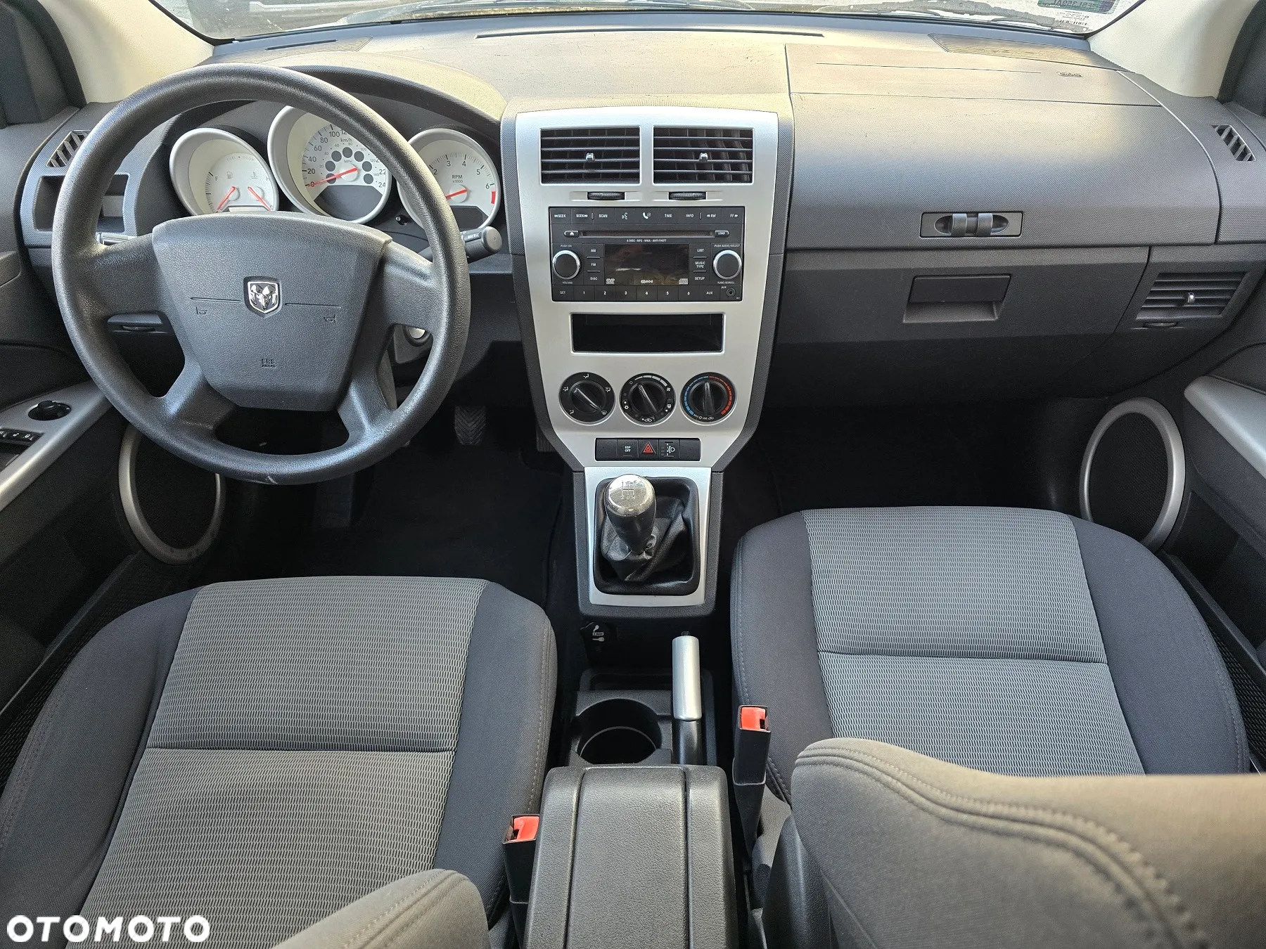 Dodge Caliber - 13