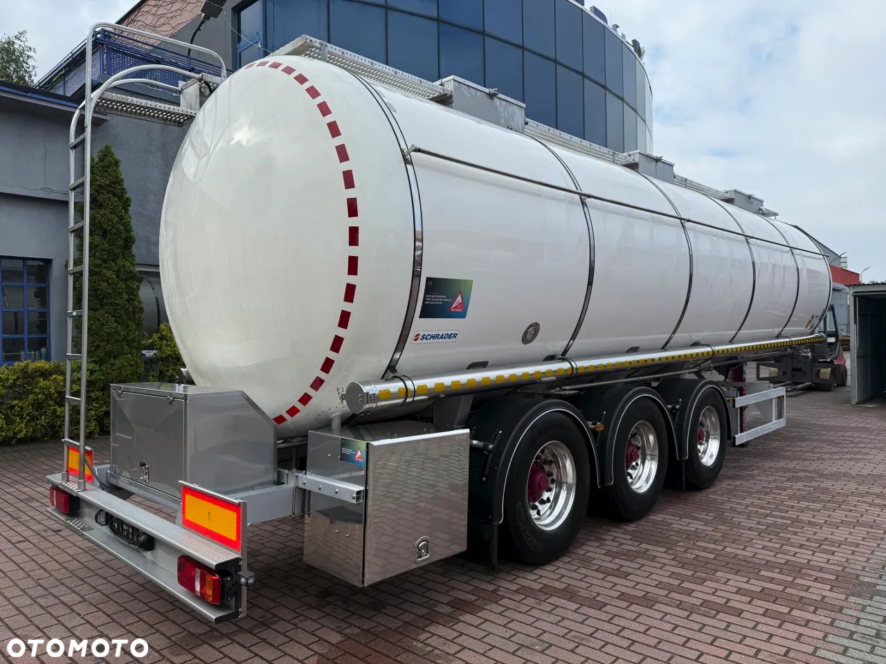 Schrader 2 BAR, ogrzewanie, waga 6200kg, - 15
