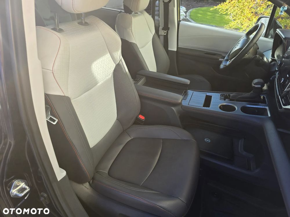 Toyota Sienna - 6