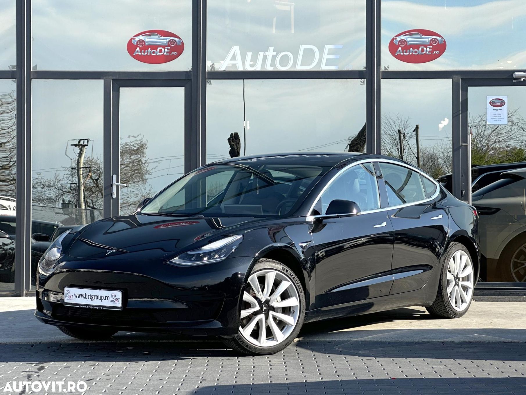 Tesla Model 3 - 1