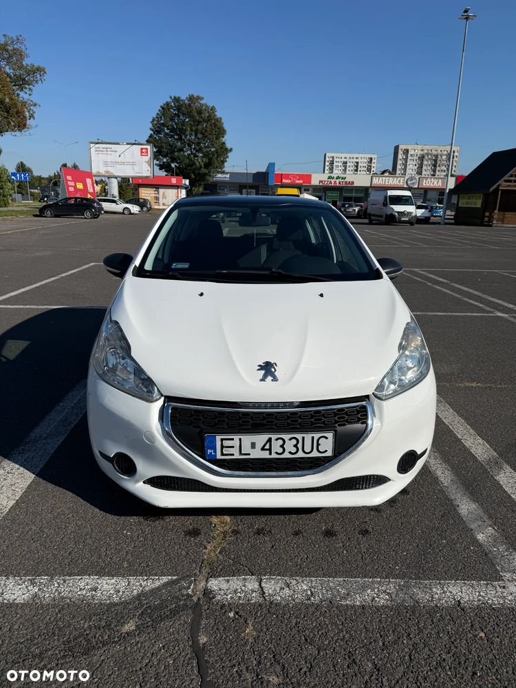 Peugeot 208 2013 photo 3