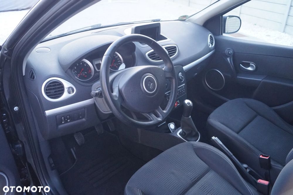 Renault Clio 1.2 16V 75 nightDay - 37