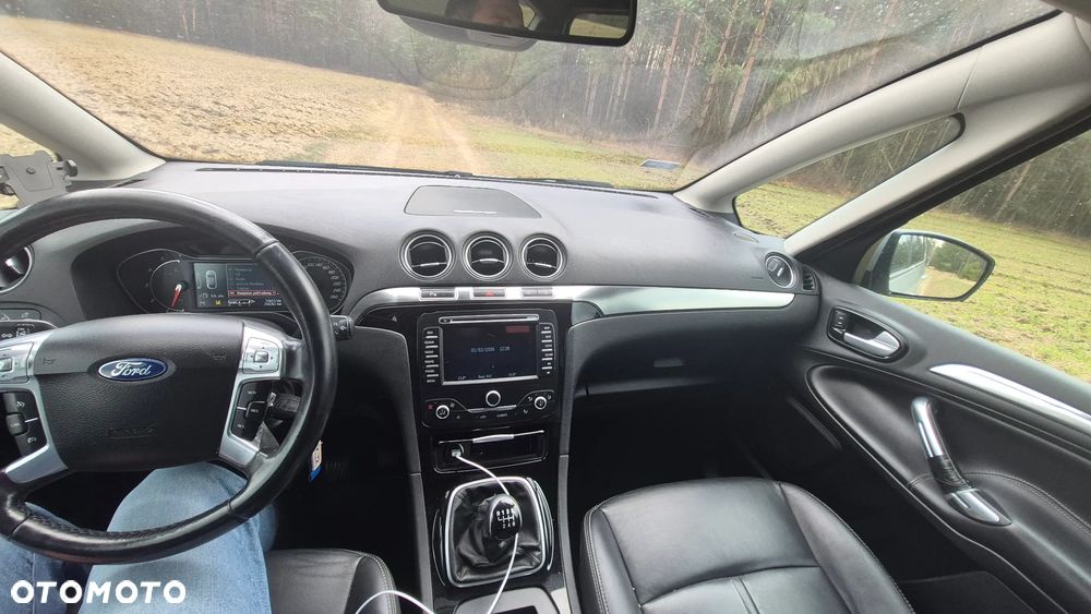 Ford S-Max - 13