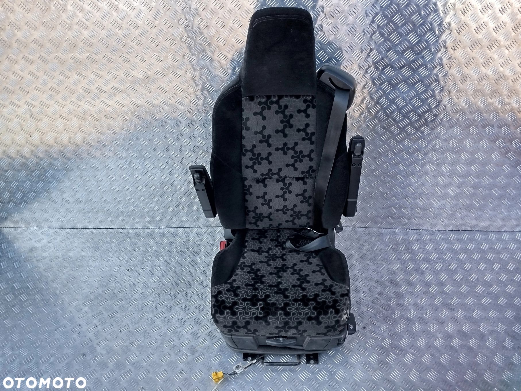 FOTEL KIEROWCY RECARO SCANIA NTG - 1