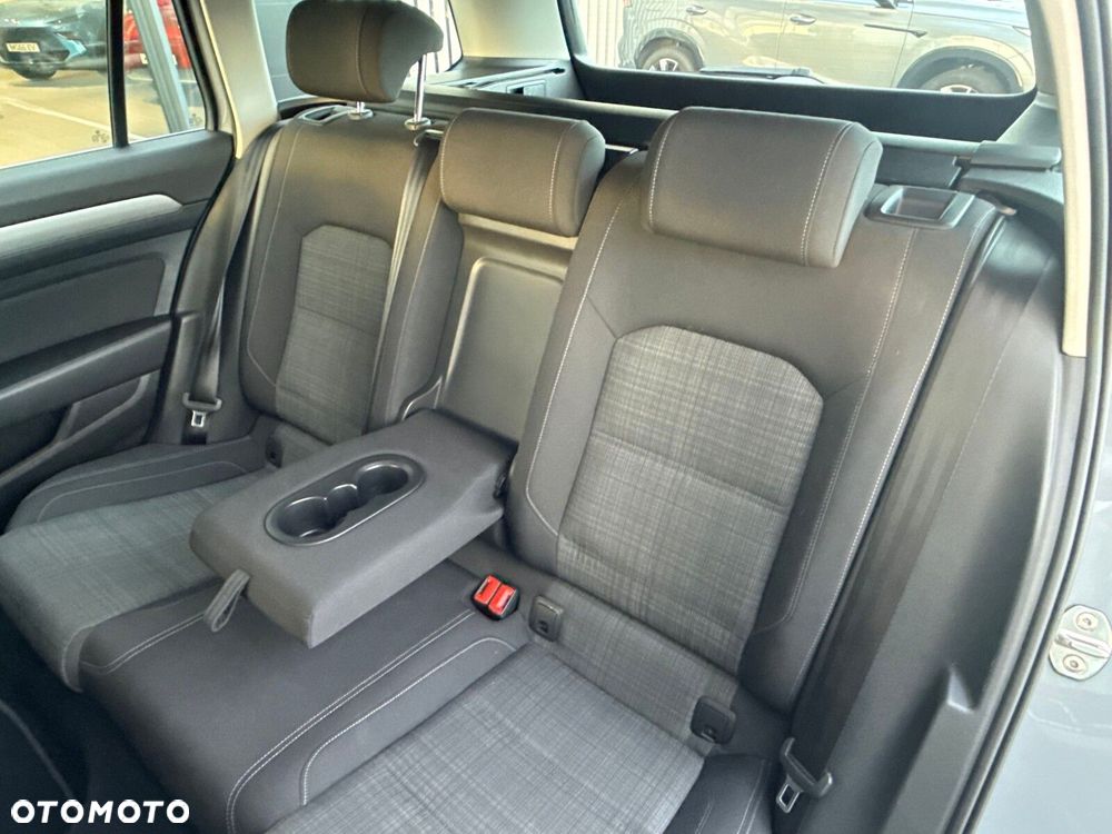 Volkswagen Passat Variant 2.0 TSI Business DSG - 17