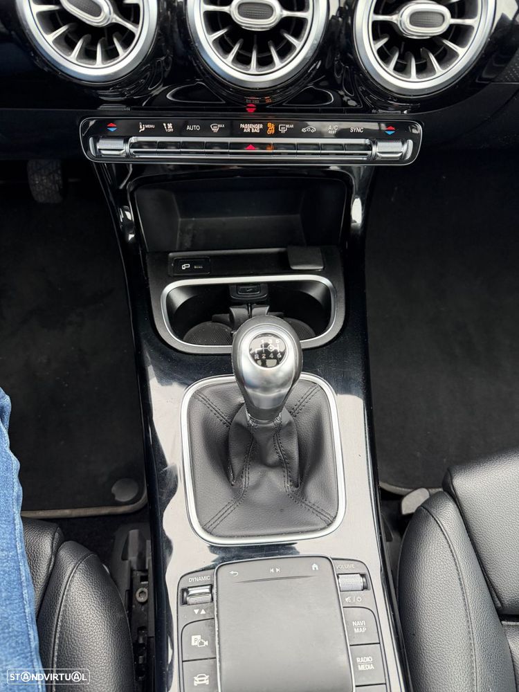 Mercedes-Benz A 180 - 21