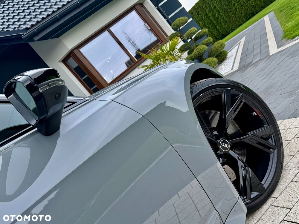 Audi RS6 Avant - 18