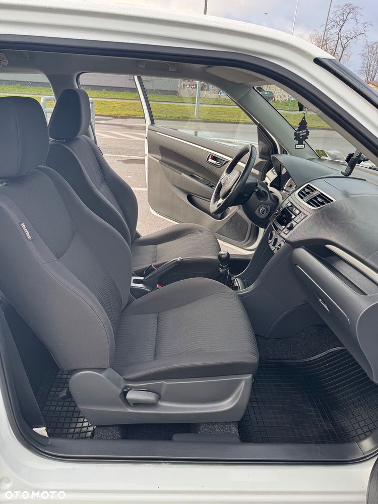 Suzuki Swift - 15