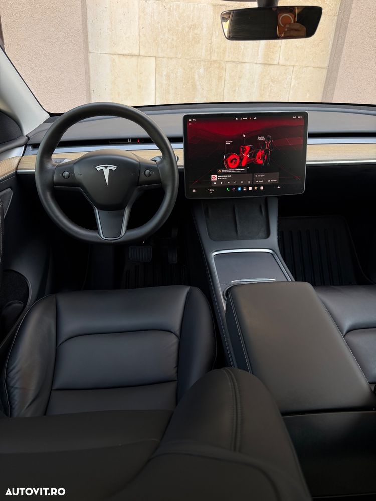 Tesla Model Y Long Range Dual Motor AWD - 20