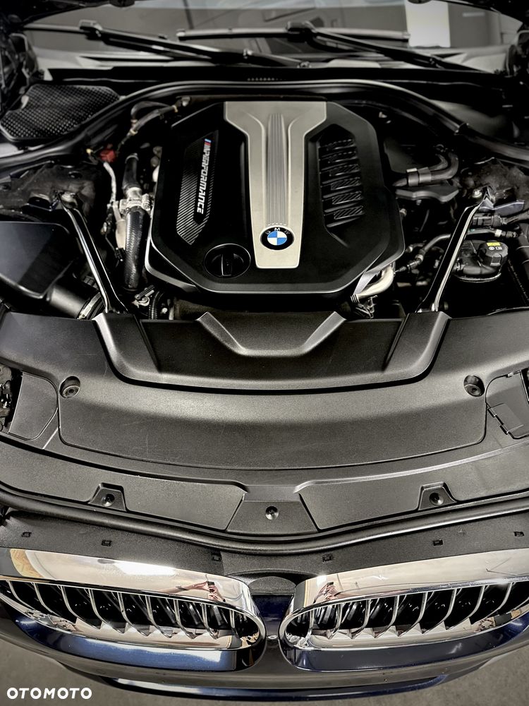 BMW Seria 7 - 8
