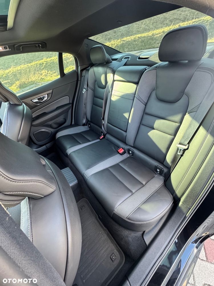 Volvo S60 T8 Twin Engine AWD Geartronic RDesign - 9